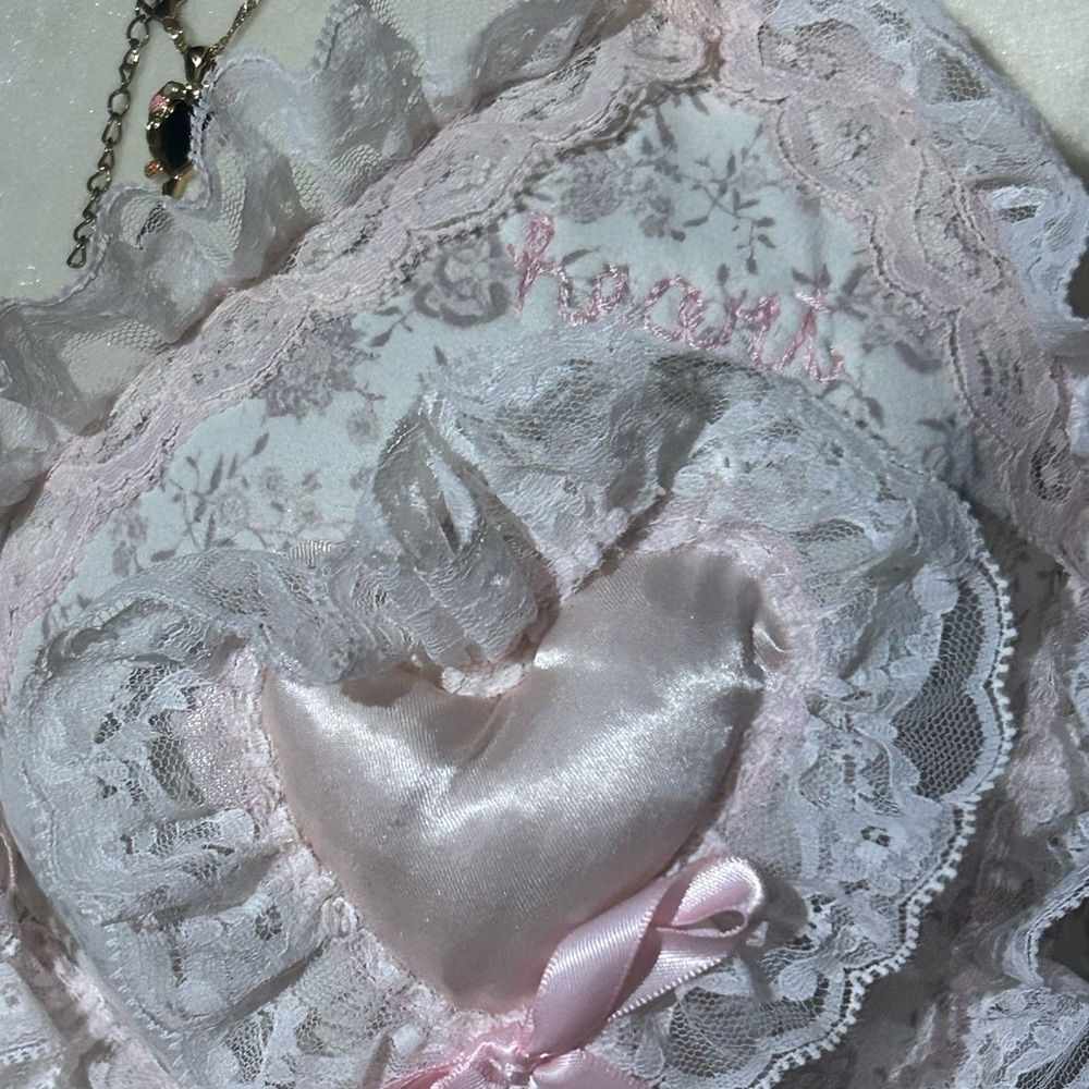 I have only a doll heart 🎀🪽 ooak upcycled bra frilly dolly  pink bows cute - Picture 3 of 6